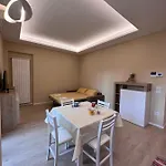 Casa Dante: Oneglia Centro-marina-spiagge Апартаменты Империя