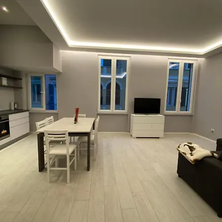 Casa Dante: Oneglia Centro-marina-spiagge 公寓 *