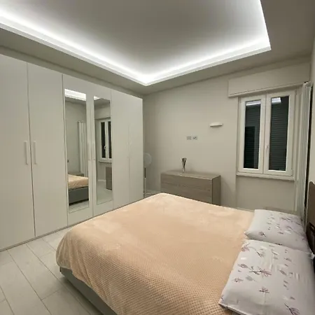 Casa Dante: Oneglia Centro-marina-spiagge Appartement Imperia