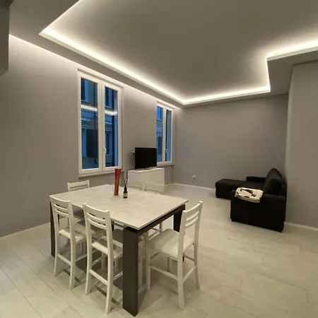 Casa Dante: Oneglia Centro-marina-spiagge * אימפריה