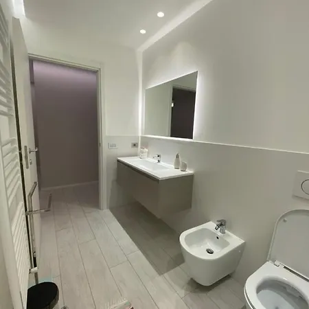 Casa Dante: Oneglia Centro-marina-spiagge דירה