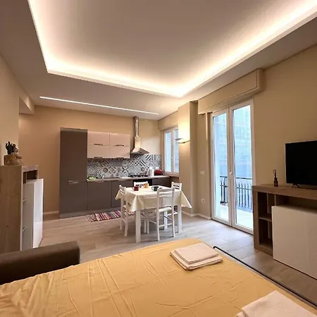 Appartement Casa Dante: Oneglia Centro-marina-spiagge