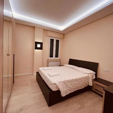 Casa Dante: Oneglia Centro-marina-spiagge Daire Imperia