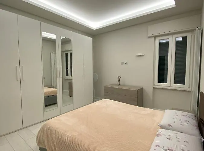 Casa Dante: Oneglia Centro-marina-spiagge Apartament Imperia