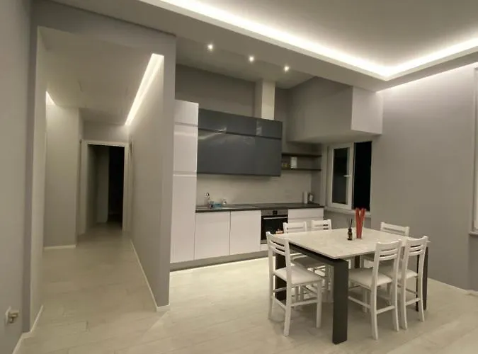 Daire Casa Dante: Oneglia Centro-marina-spiagge *