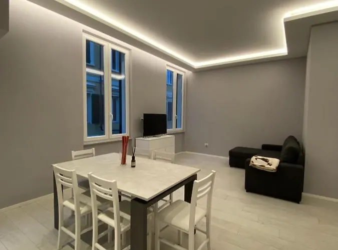 Casa Dante: Oneglia Centro-marina-spiagge * Imperia