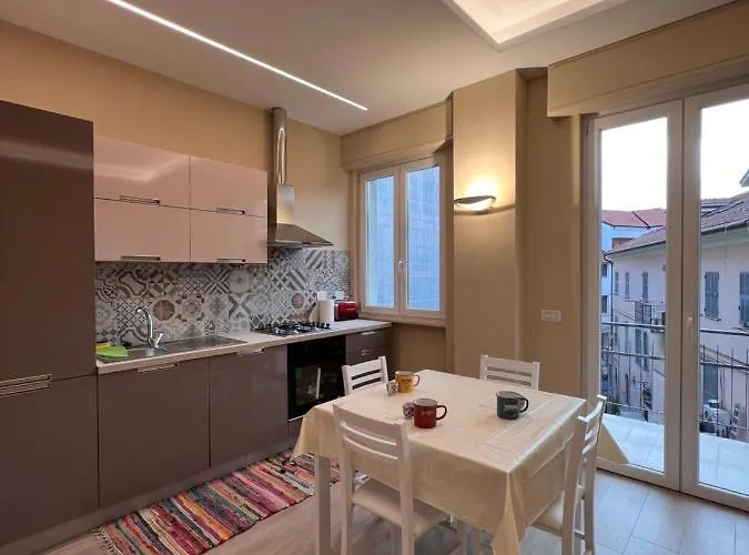 Casa Dante: Oneglia Centro-marina-spiagge * Imperia