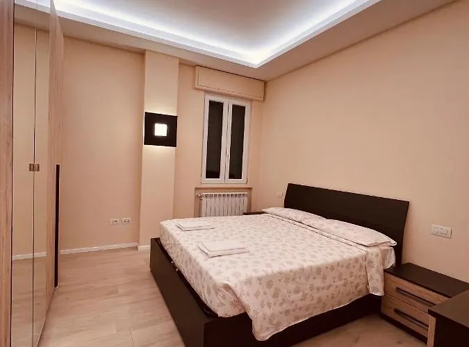 Casa Dante: Oneglia Centro-marina-spiagge Daire Imperia