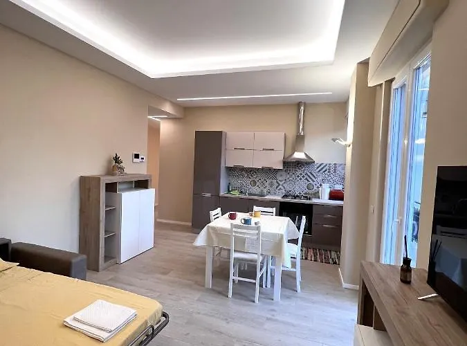 Daire Casa Dante: Oneglia Centro-marina-spiagge