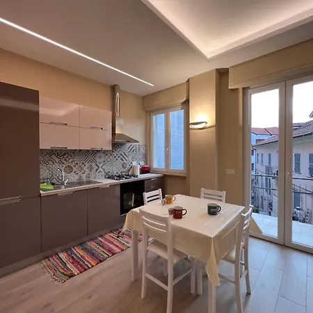 Casa Dante: Oneglia Centro-marina-spiagge * 因佩里亚