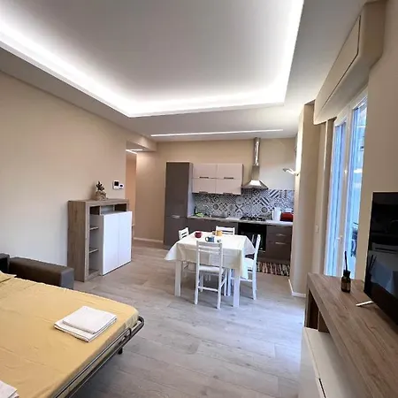 公寓 Casa Dante: Oneglia Centro-marina-spiagge