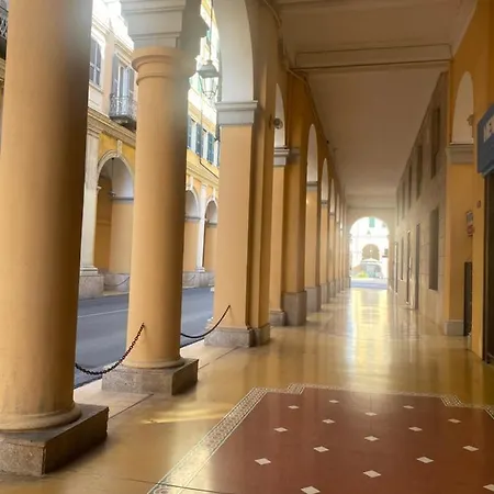 Casa Dante: Oneglia Centro-marina-spiagge * Imperia