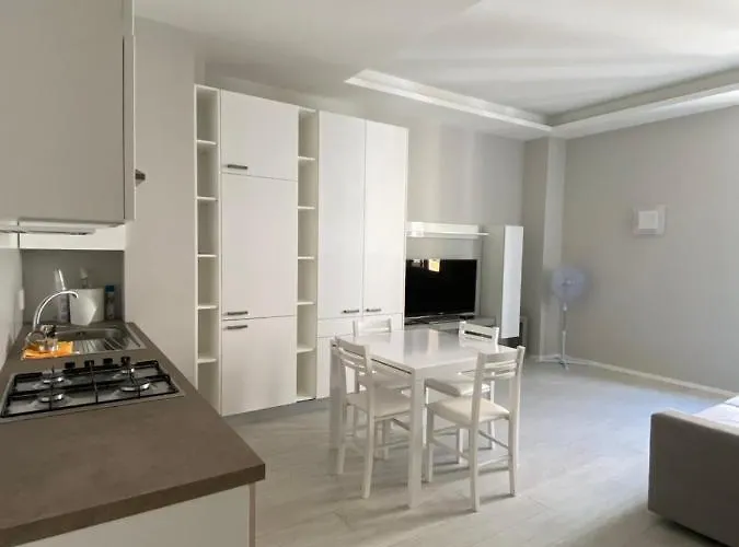 Casa Dante: Oneglia Centro-marina-spiagge *